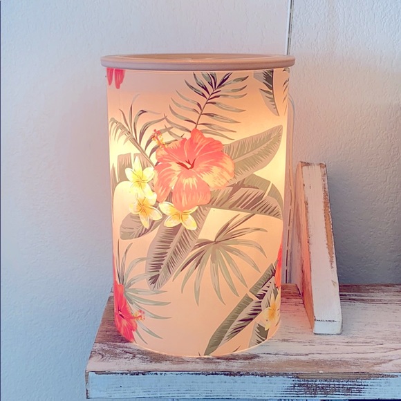 Scentsy Other - Pretty Paradise Scentsy Warmer NIB